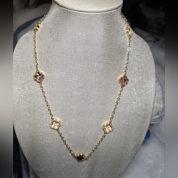 T Tahari Elegant Gold Flower Necklace 24" Adjust - Picture 2 of 10